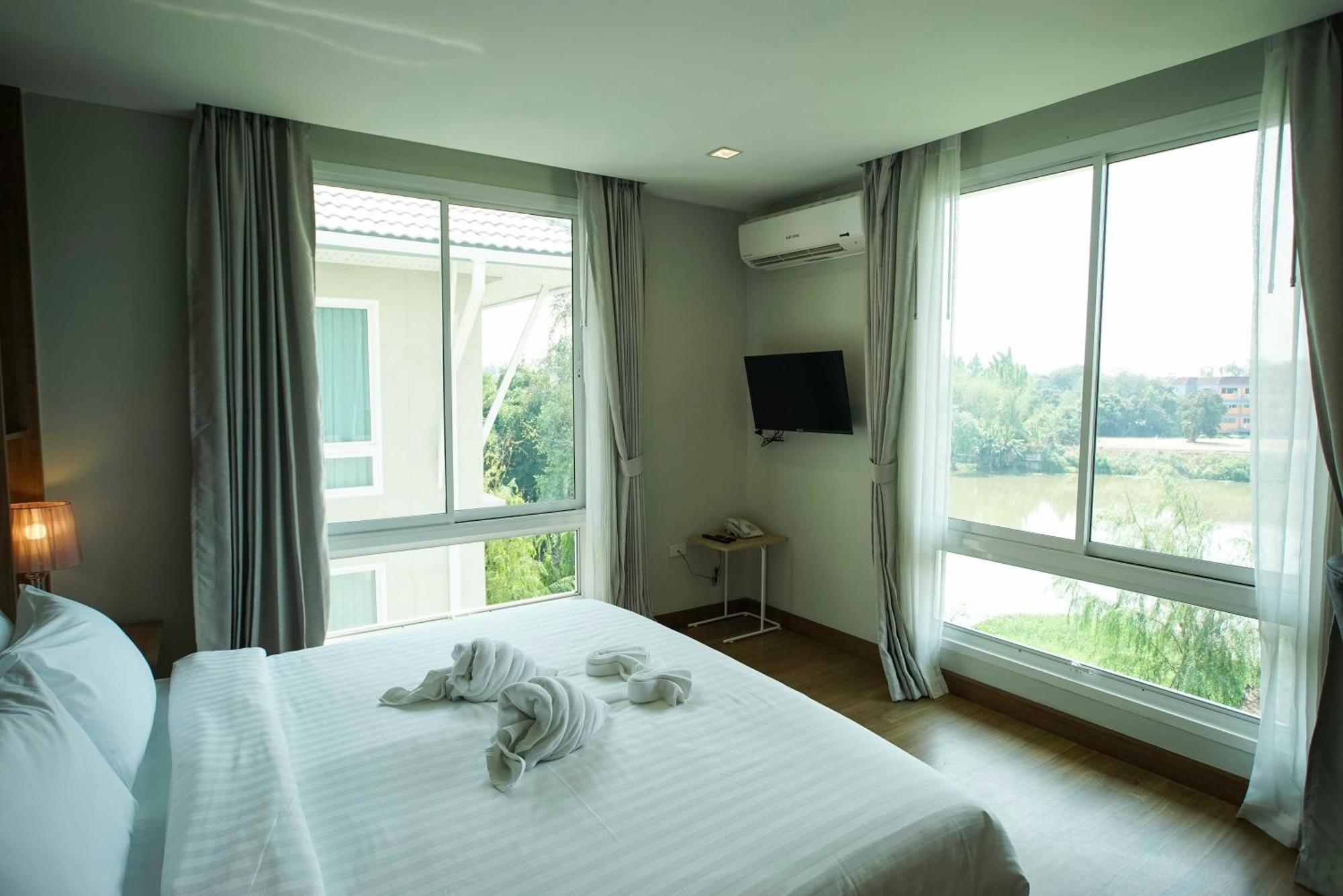 Nantra Chiangmai Riverfront Hotel Chiang Mai Quarto foto